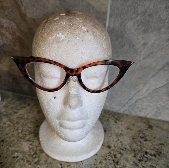 Tortoiseshell Cat-Eye Frame - Picture 2 of 2